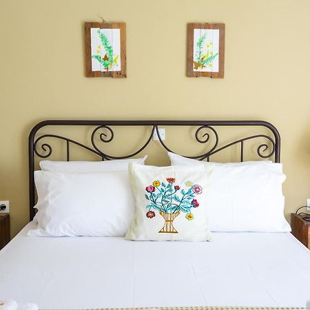 Heracles Guesthouse Ровиес Экстерьер фото