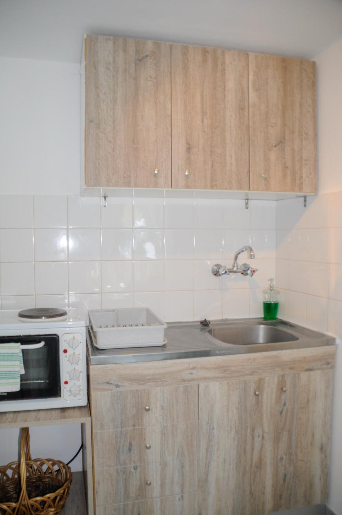 Heracles Guesthouse Ровиес Экстерьер фото