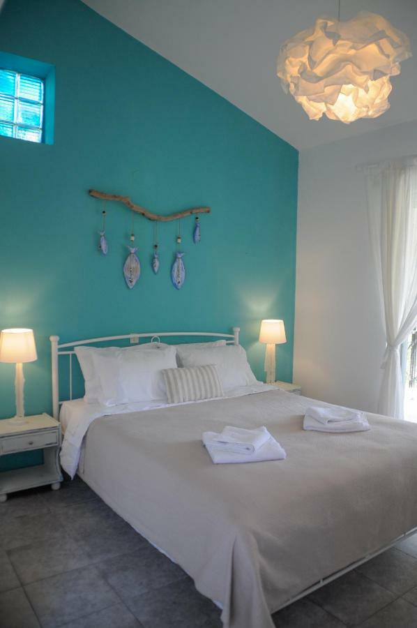 Heracles Guesthouse Ровиес Экстерьер фото
